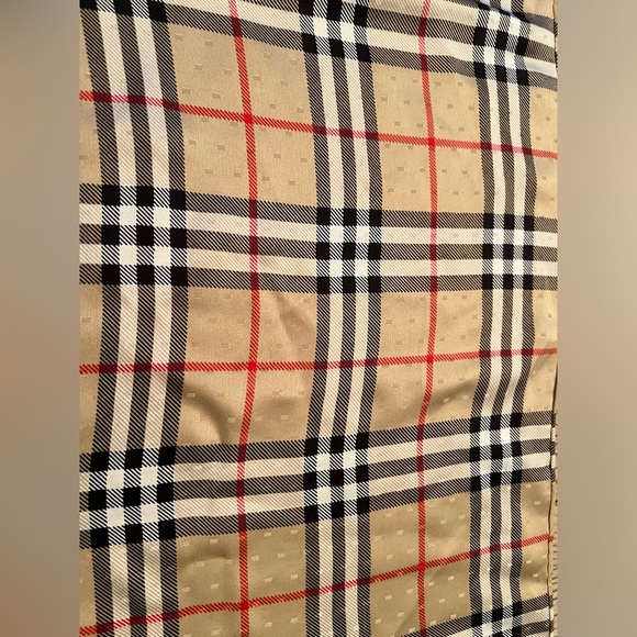 Vintage Burberry silk reversible scarf in signature Burberry Check - Picture 3 of 4